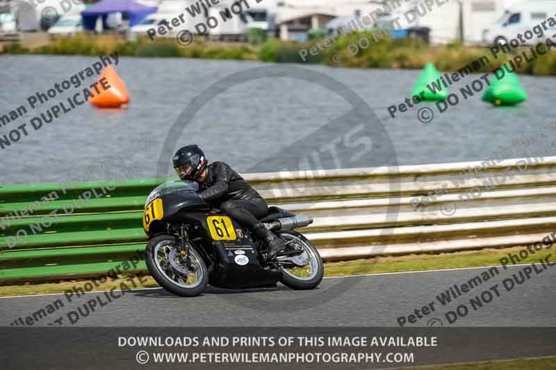 Vintage motorcycle club;eventdigitalimages;mallory park;mallory park trackday photographs;no limits trackdays;peter wileman photography;trackday digital images;trackday photos;vmcc festival 1000 bikes photographs